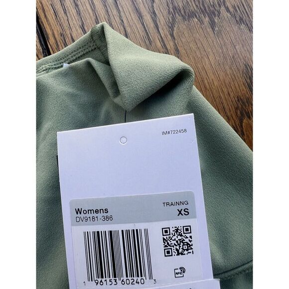 Nike Women's Light Green Leggings - Picture 4 of 8